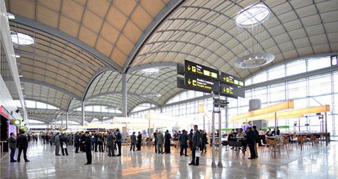 Actiu furnishes the new airport in Alicante Actiu furnishes the new airport in Alicante